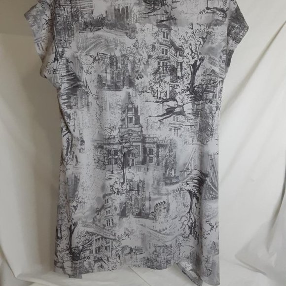 Red Coral Shirt Women Size Large Cheetah Jaguar Big Cat Sequins Asymmetrical Hem - Picture 3 of 3